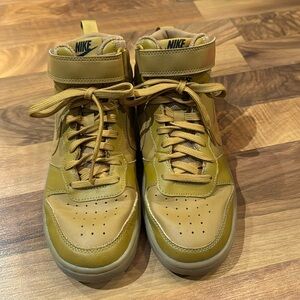 Nike sneakers - Size 6